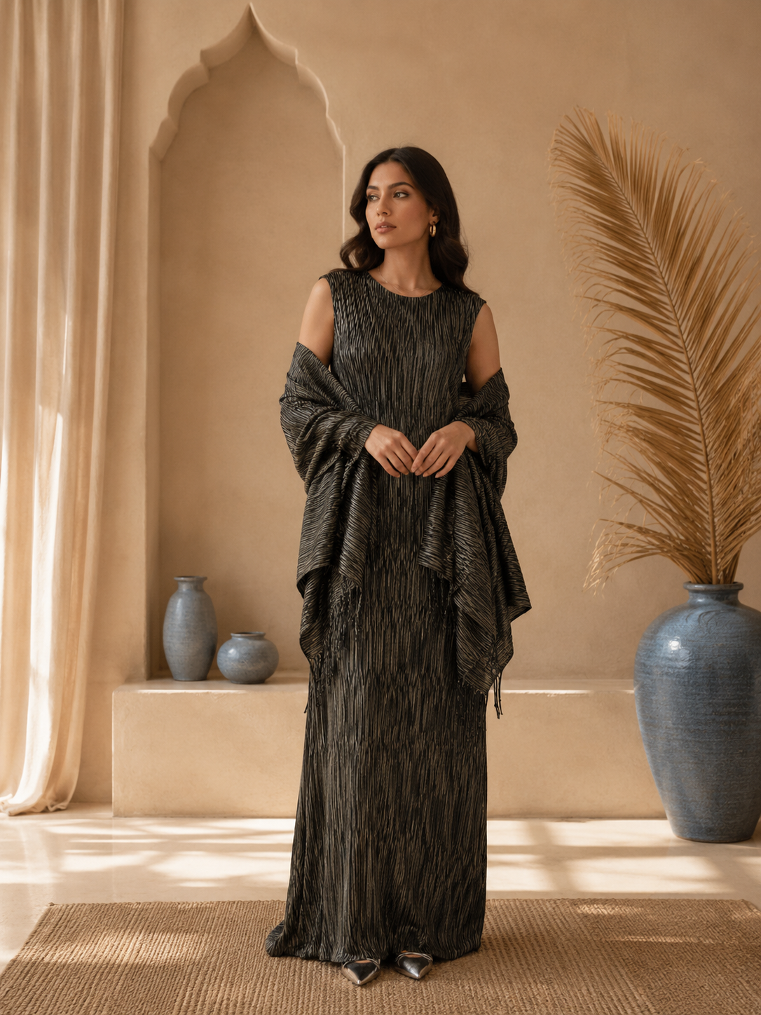 Nayla-Abaya Plissée Élégance – Robe Sans Manches & Kimono à Franges
