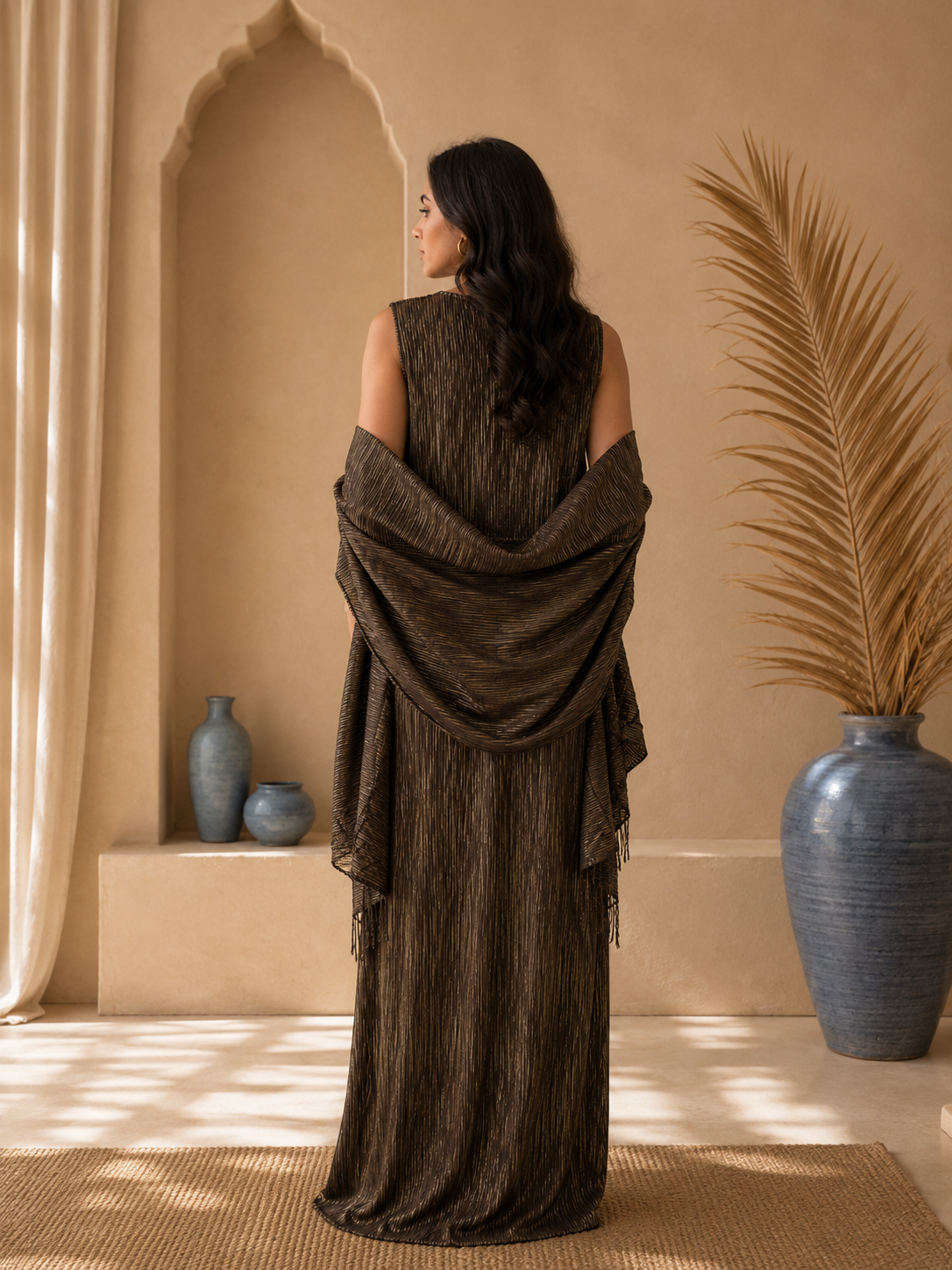 Nayla-Abaya Plissée Élégance – Robe Sans Manches & Kimono à Franges